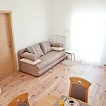 Komljenovic Lejlighed Pula