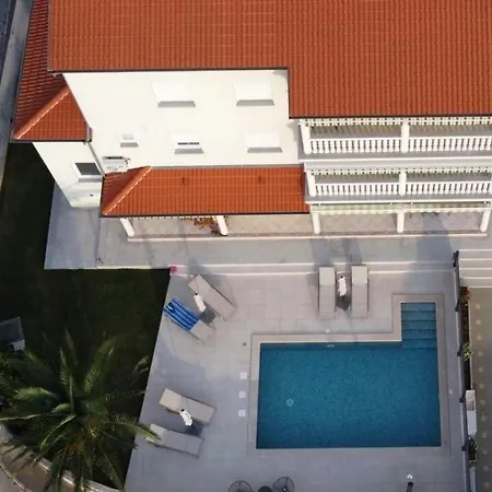 Komljenovic