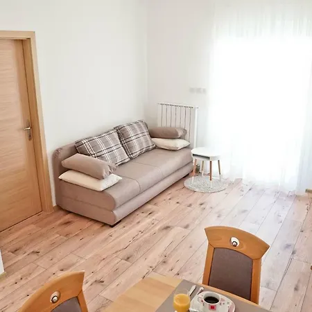 Komljenovic Apartmán Pula