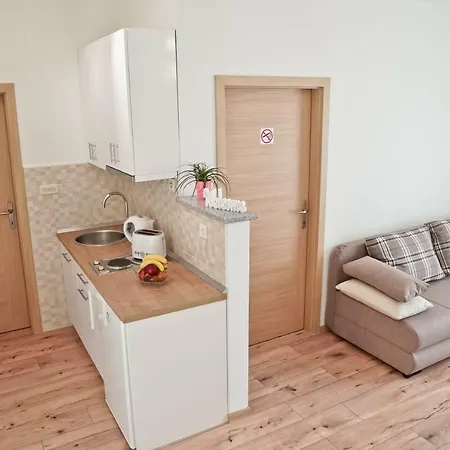 Komljenovic * Пула